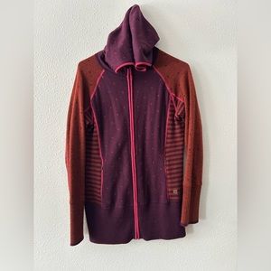 The perfect hoody zip up sweater